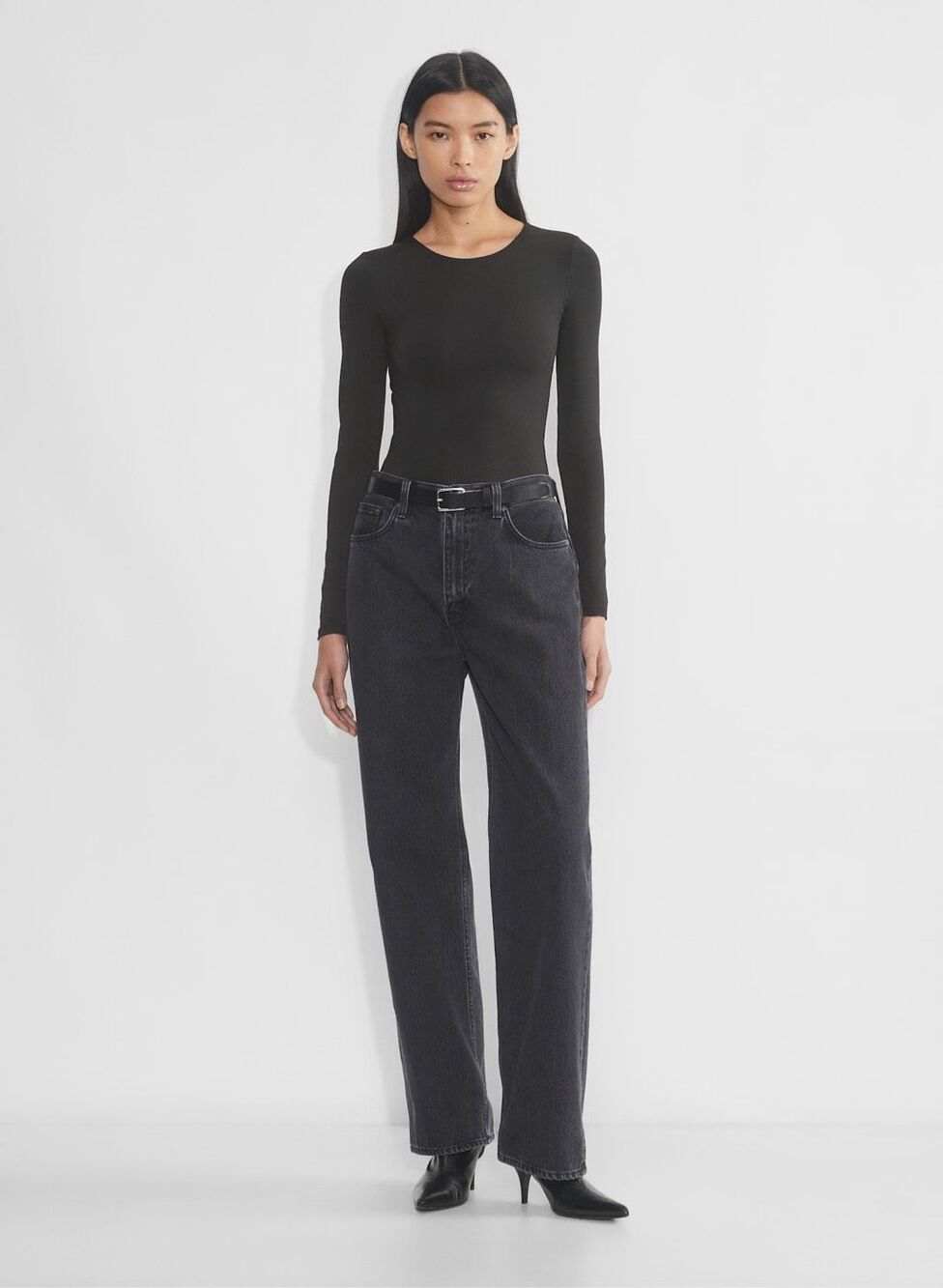 Aritzia Contour Women's original Crew Neck Stretch Long Sleeve Top Black M NEW